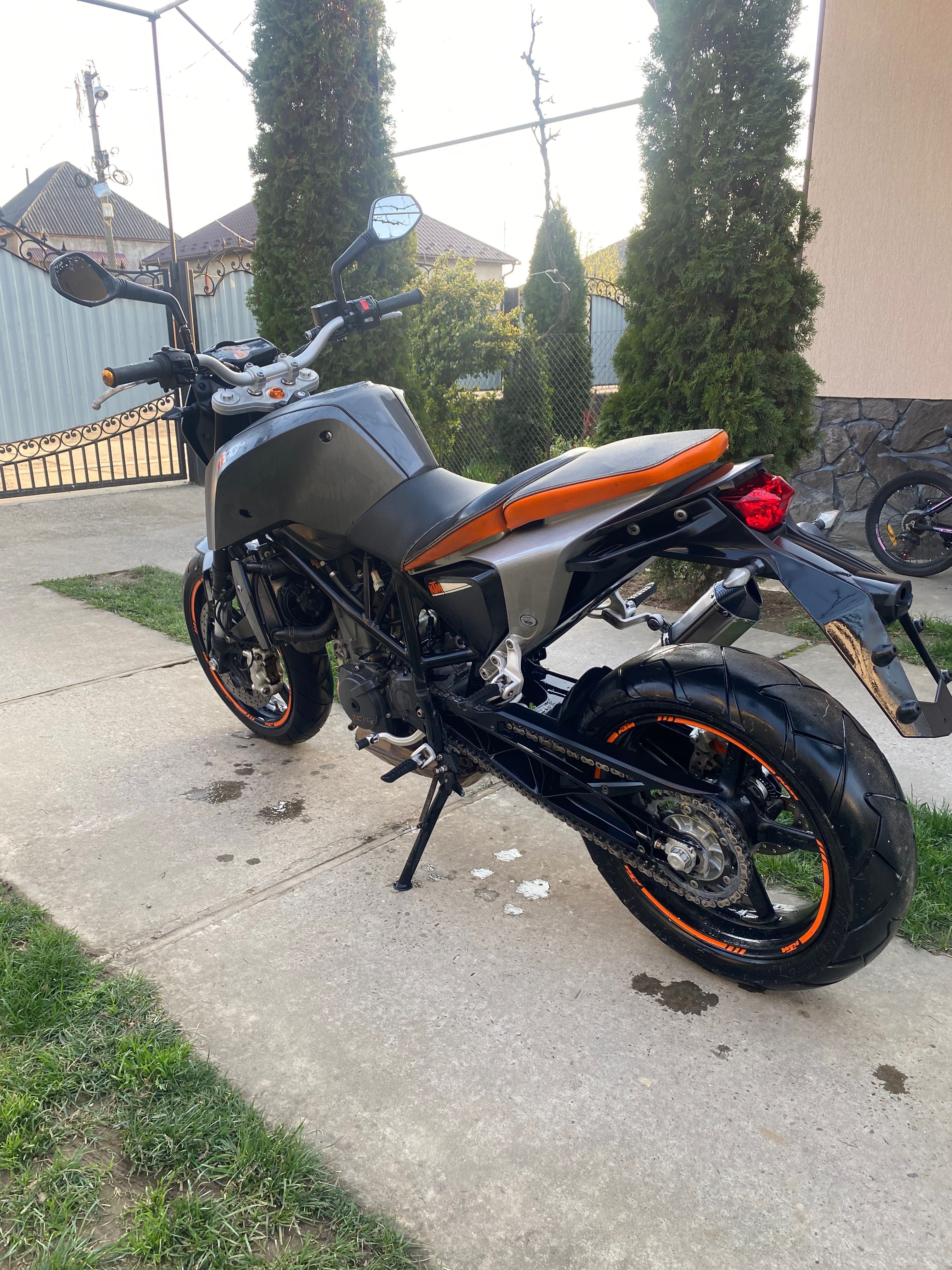 Ktm duke 690 2015