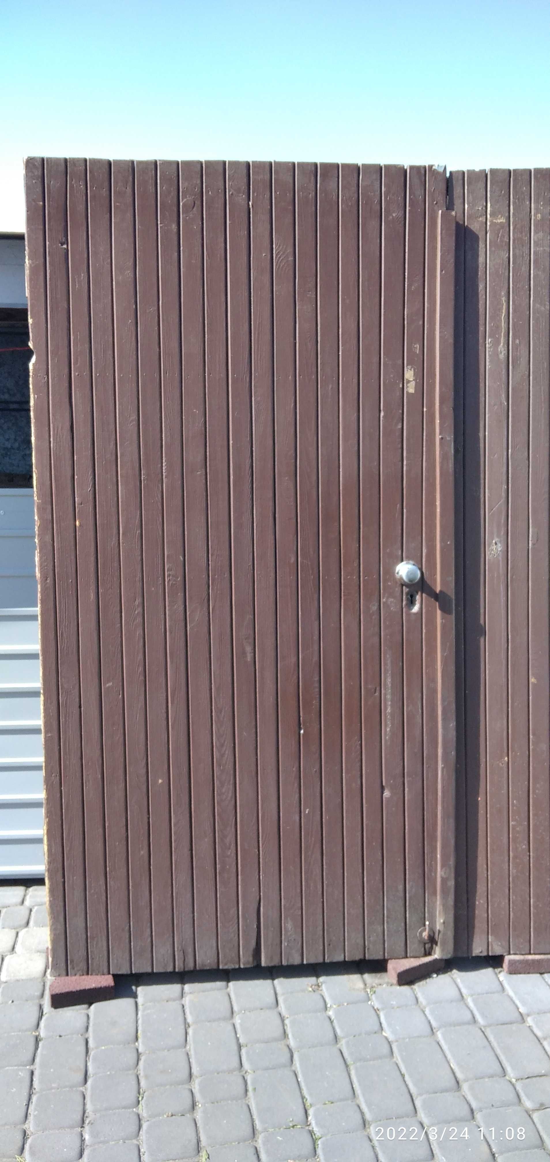 Drzwi garażowe zewnetrzne ocieplane