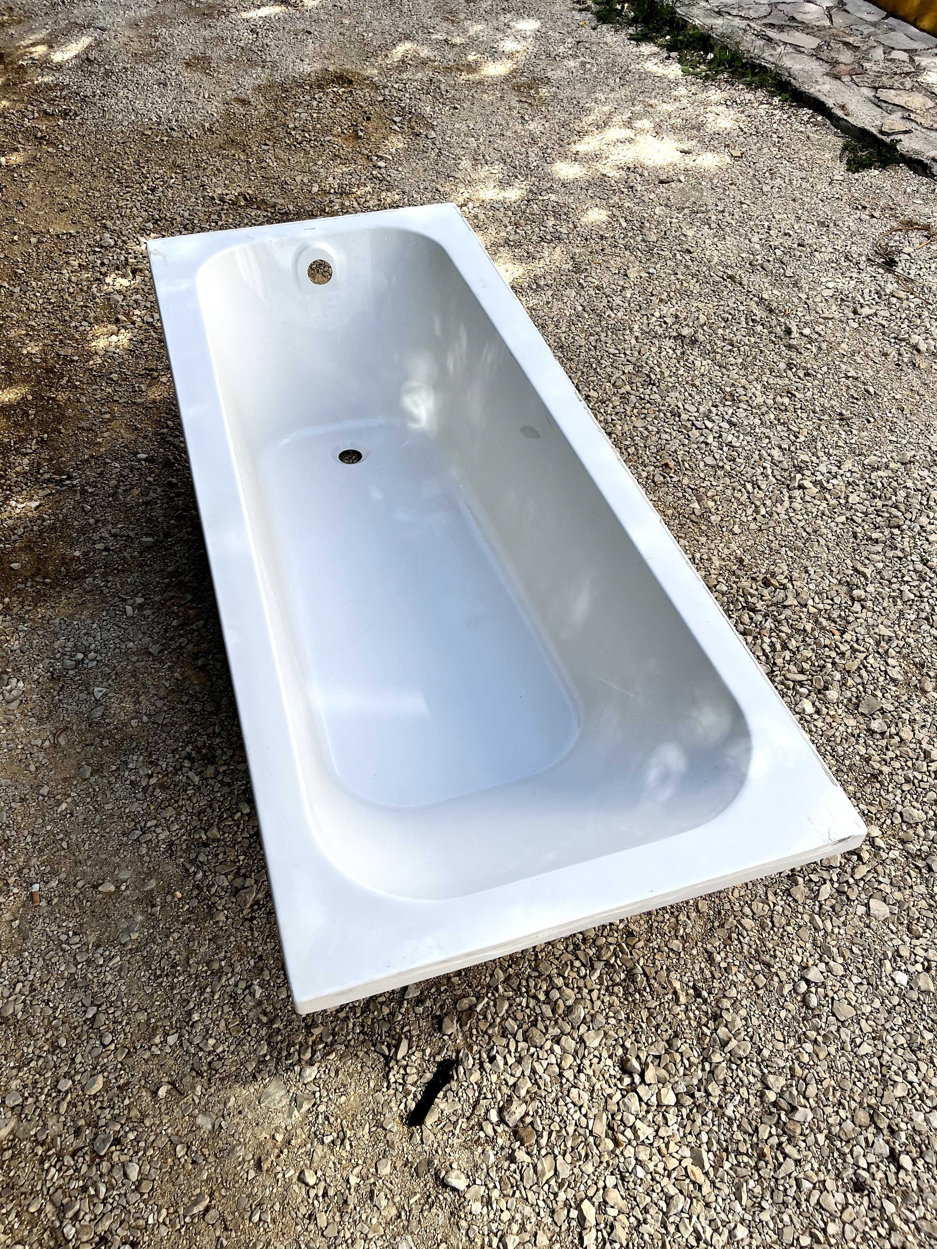 Banheira em Bom Estado – Ideal para Remodelações