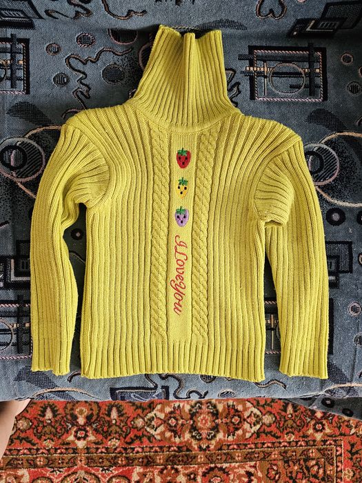 Светр на дівчинку