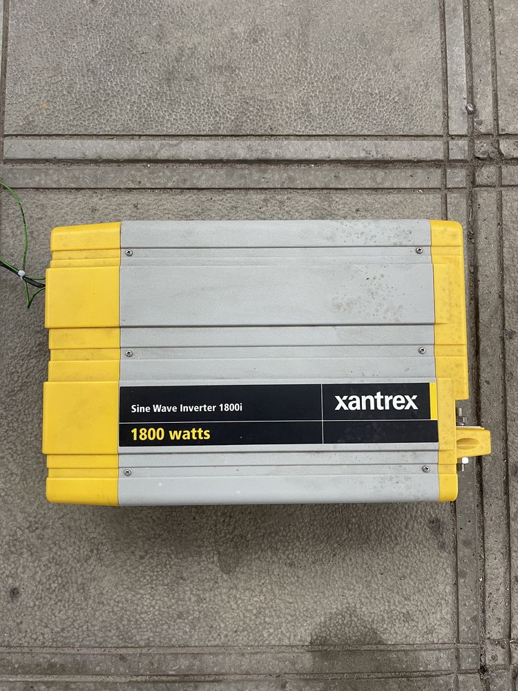 Перетворювач напруги 12/220 Xantrex
