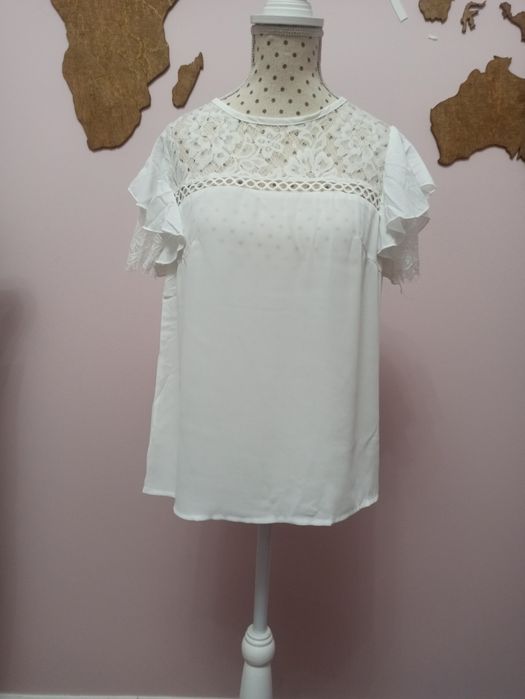 Elegancka bluzka z koronką