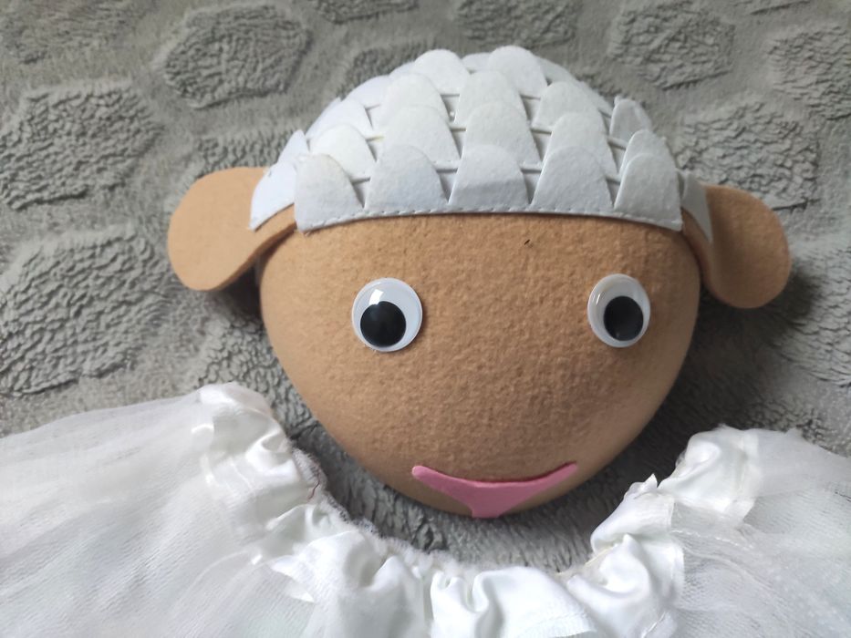 Owieczka plus tiulowa sukienka jasełka