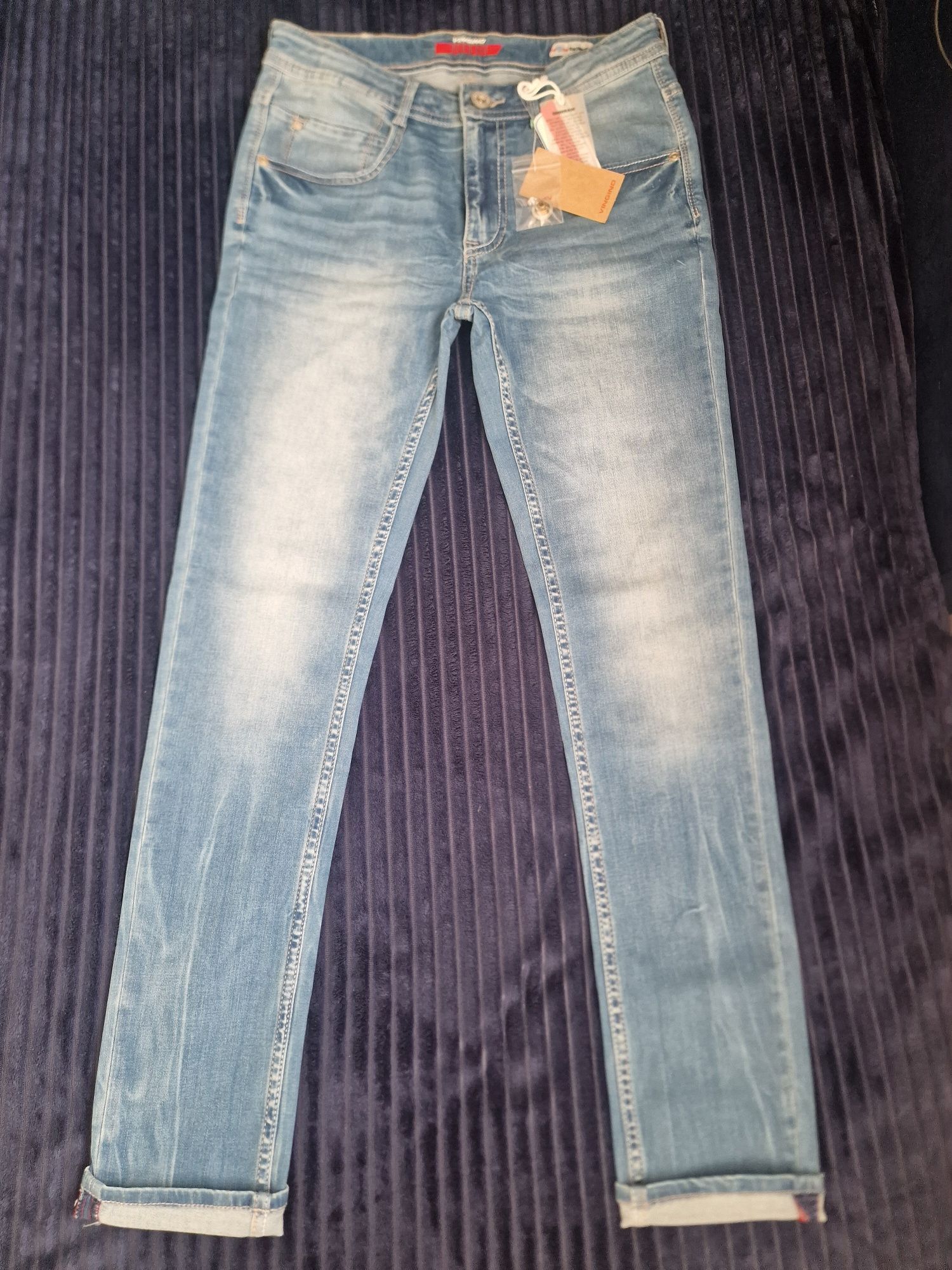 Sprzedam dżinsy "Apache" skinny fit w kolorze niebieskim