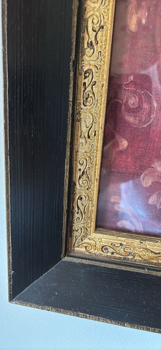 Quadros lindíssimos com flores em dourado e bordeaux