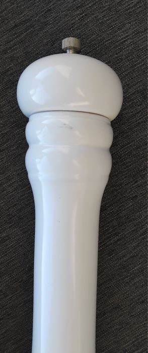 Nowy zestaw młynków do soli i pieprzu 40cm