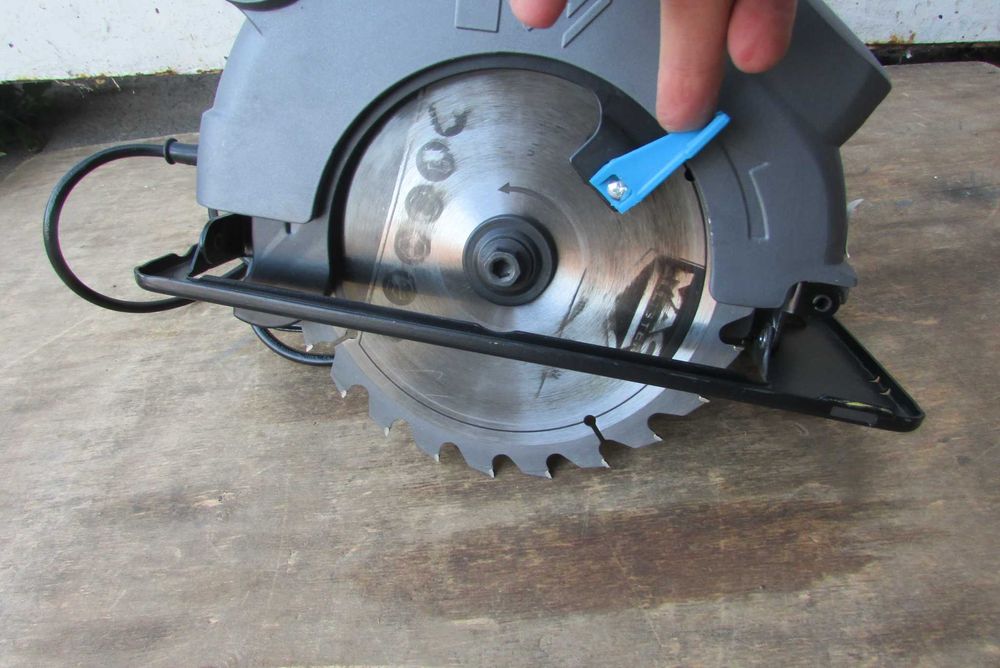 Пила циркулярна, торцовочна, паркетка Mac Allister 190 мм. (з Англії)