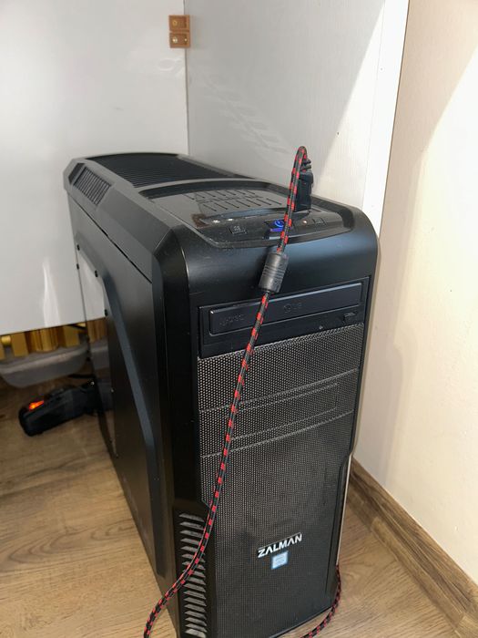 Komputer, monitor, mysz, klawiatura, słuchawki cały zestaw