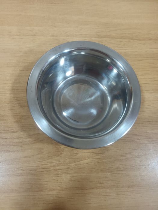 Taça pequena em inox para animais