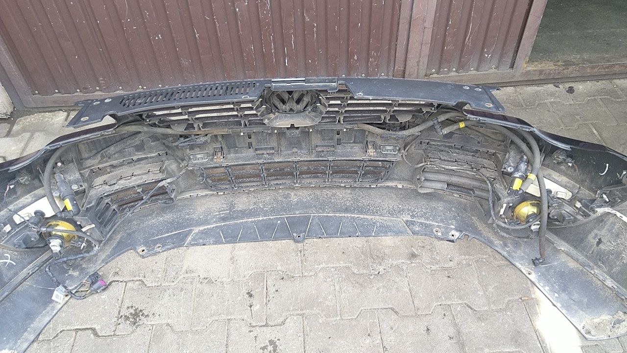 ) Passat B6 zderzak przedni kompletny LC9X