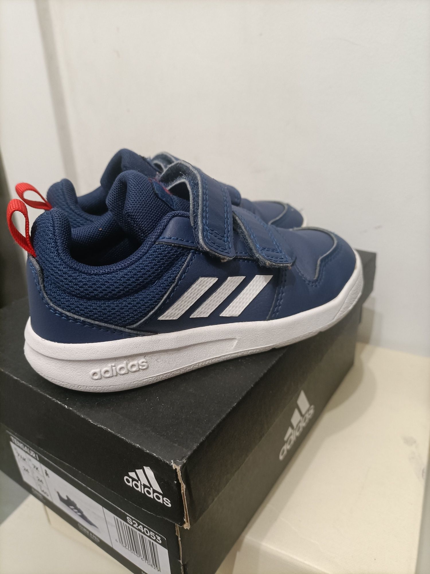 Buty Adidas dziecięce 24