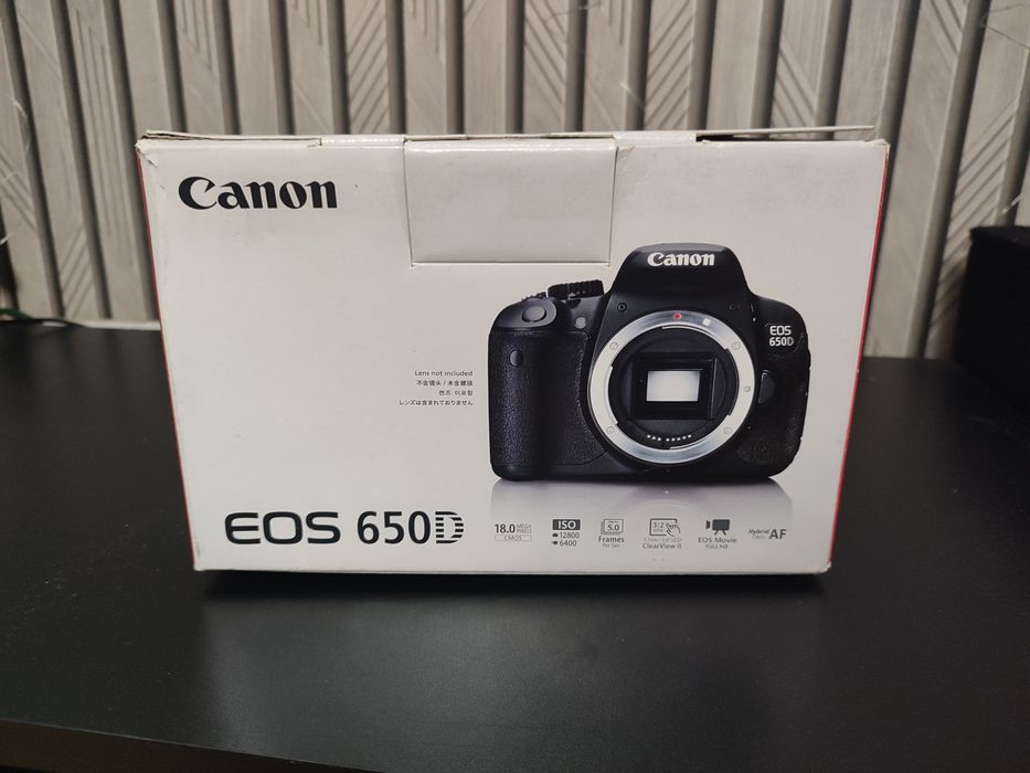 Фотоапарат Canon EOS 650D