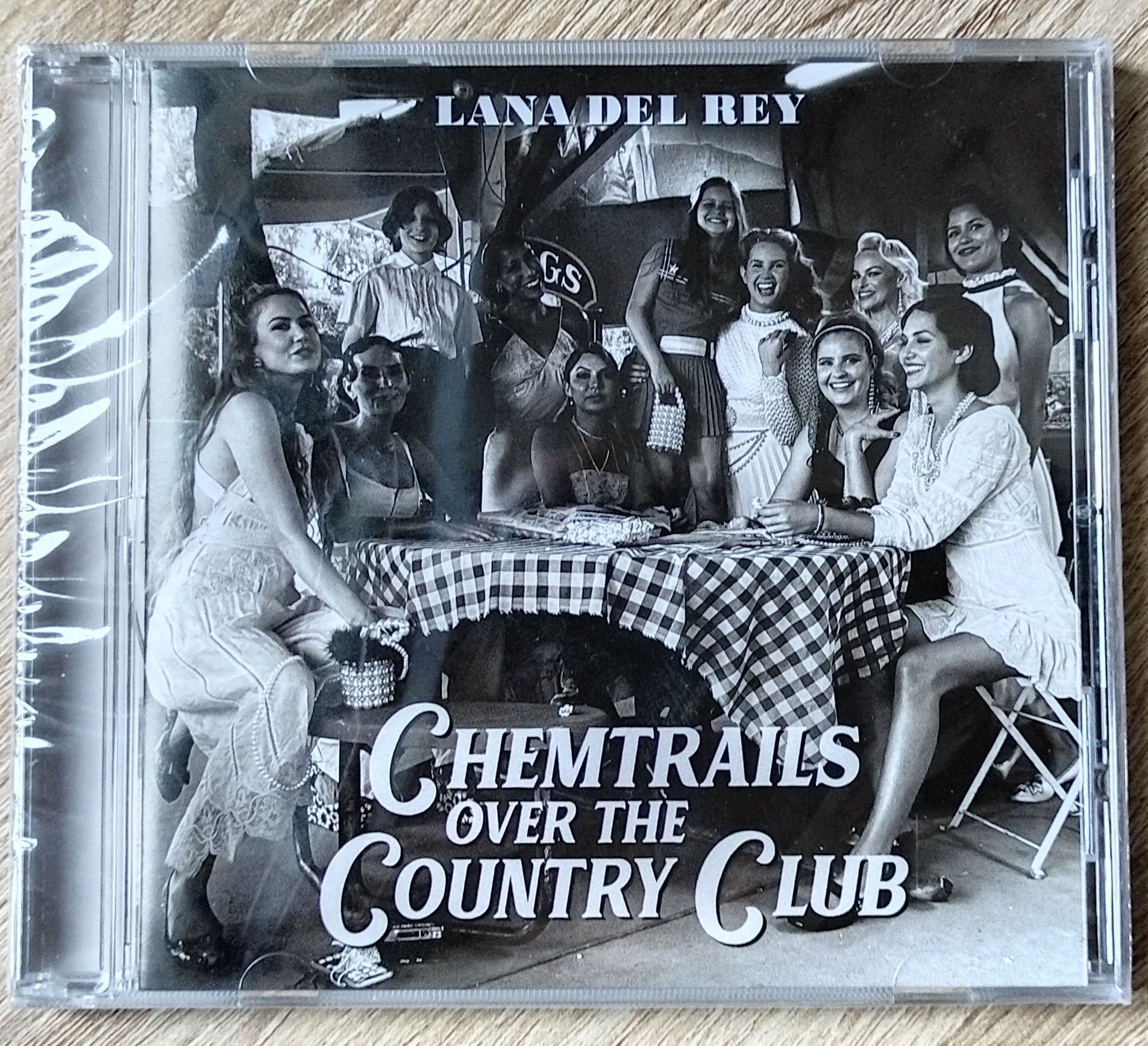 Lana Del Rey - Chemtrails Over The Country Club - CD Novo