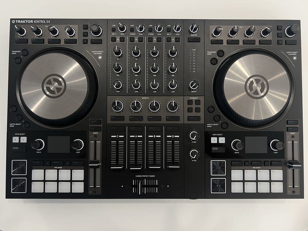 Native Instruments Traktor Kontrol S4 MK3
