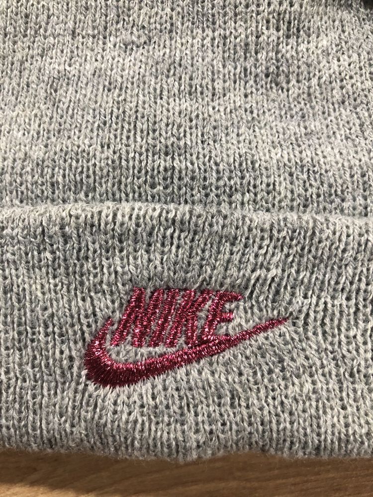 Czapka dziecięca zimowa NIKE z rękawiczkami szara różowa dla dziecka