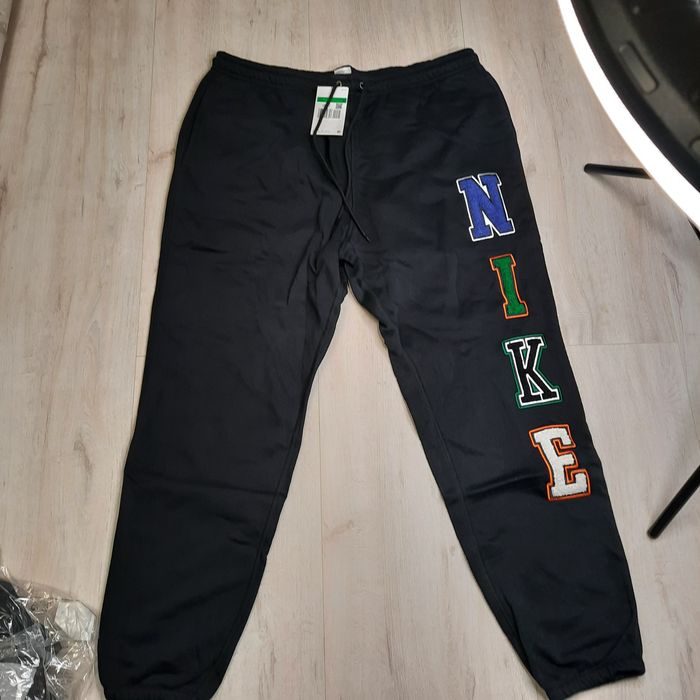 Штани Nike Sportswear Club мужские Fleece Cuffed Pants FZ0881-010