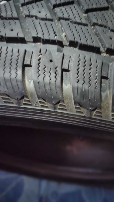 Шини зимові 285/50R20