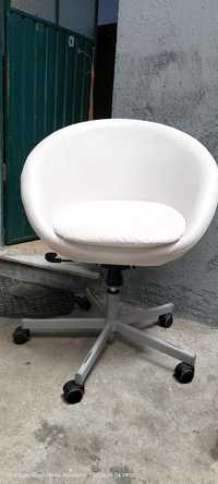 Cadeira branca idralica