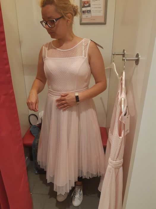 Rozkloszowana sukienka z tiulu nr. 40 Orsay