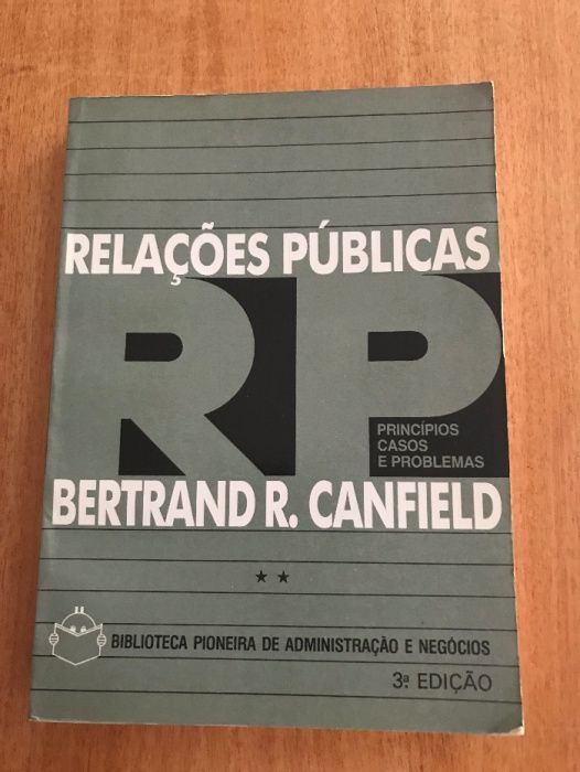 Livro "Relações Publicas" de Bertrand R. Canfield