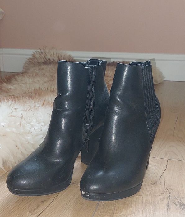 Czarne botki, półbuty Graceland, rozmiar 39, na słupku