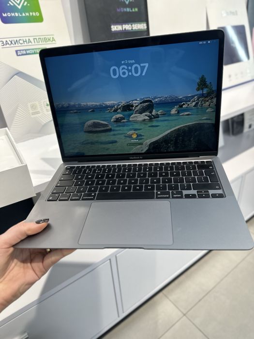 Used Apple MacBook Air 13 M1 8/256Gb Space Gray