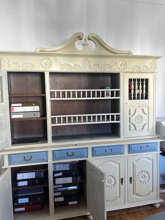 Conjunto armário, mesa e 2 cadeiras retrô