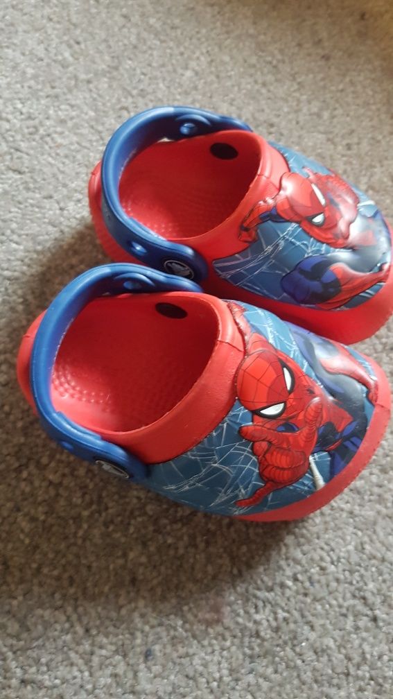 Crocs nowe buciki Marvela Spiderman świecące rozmiar C4 roz 19-20