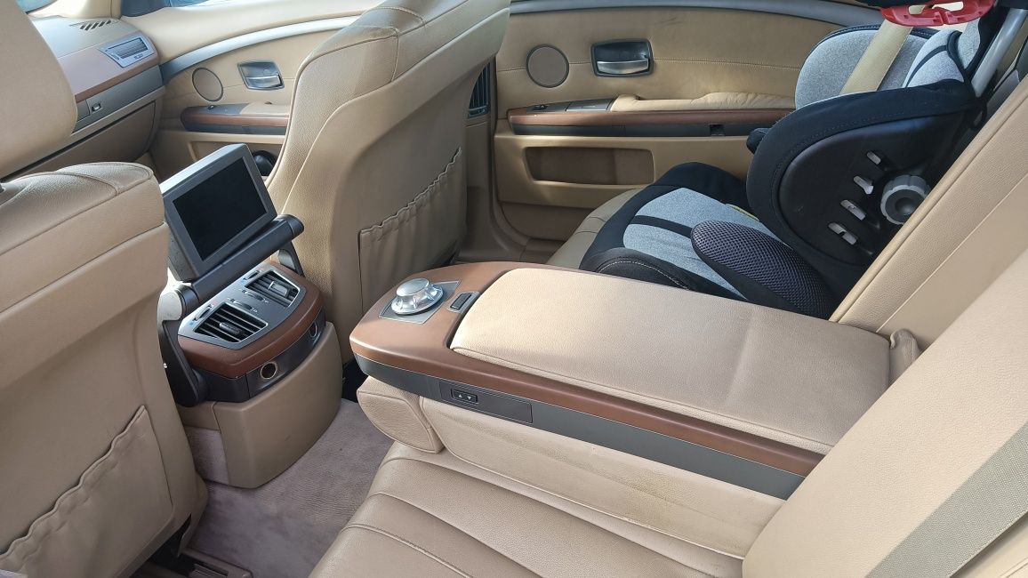 BMW  730d    e65