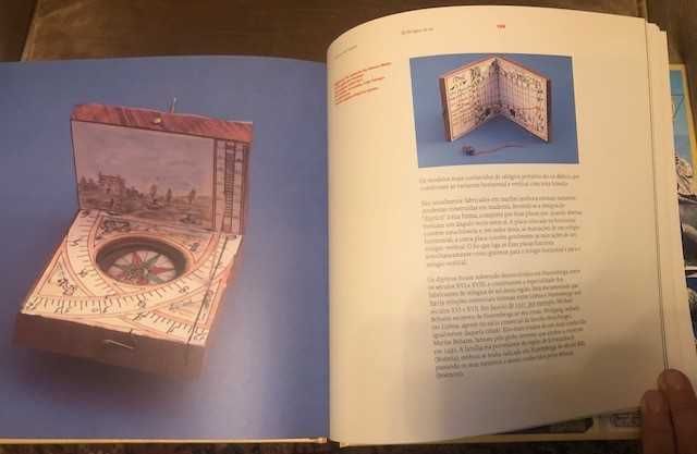 Livro dos CTT "Relógios de Sol" de Nuno Crato e outros