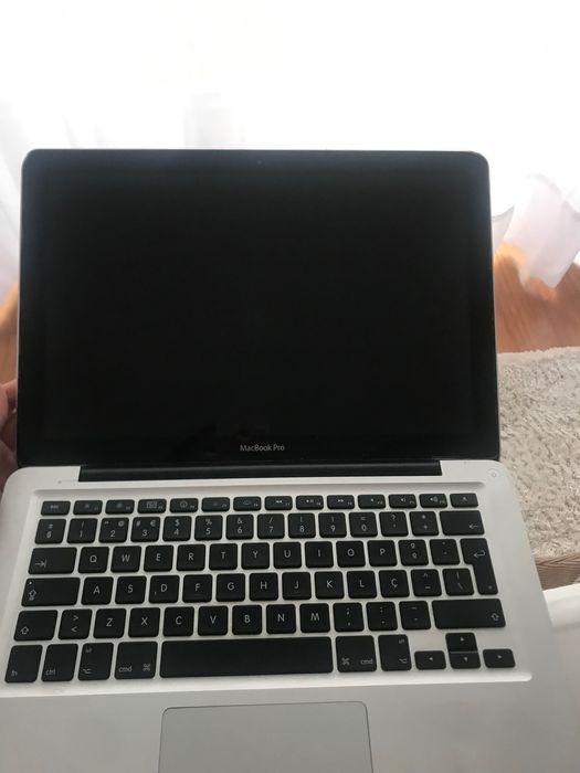 MacBook Pro + carregador
