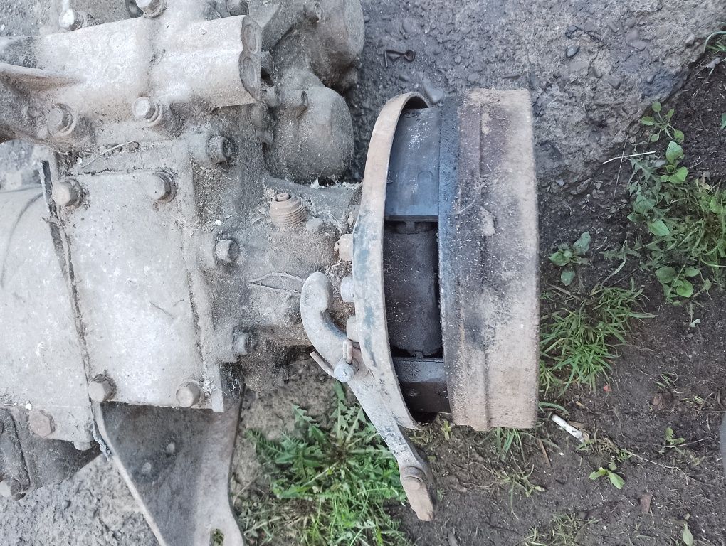 Продам коробку з роздаткою уаз 469 /3303/452