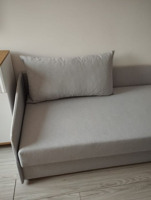 Sprzedam tapczan kolor szary