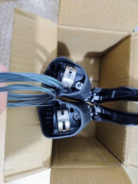 Klamkomanetki 105 2x11 Shimano R7000, komplet, nowe