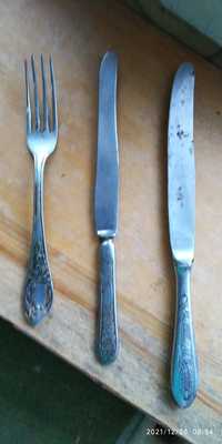 Вилка і 2 ножі із 60х років минулого століття