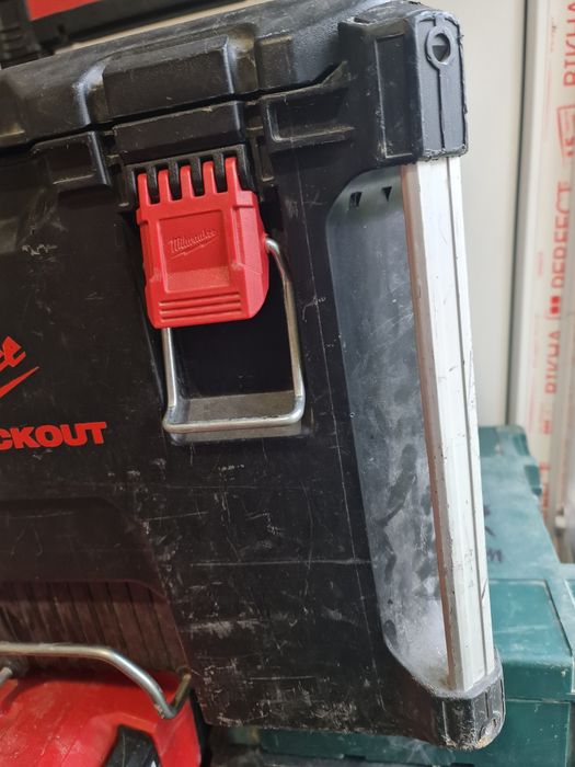 Чемодан-тележка-кейс Milwaukee  PACKOUT