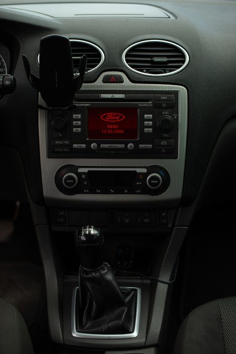 Продам ford focus 2 універсал 1.6л