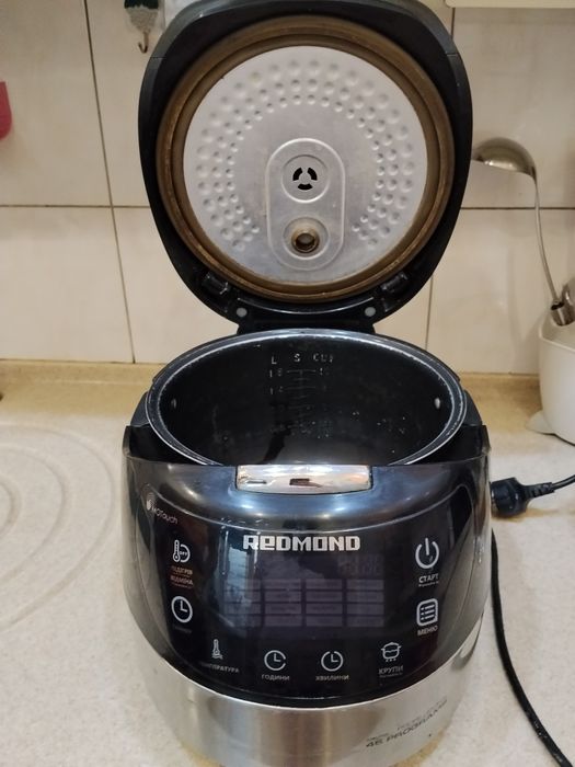 Мультиварка Redmond