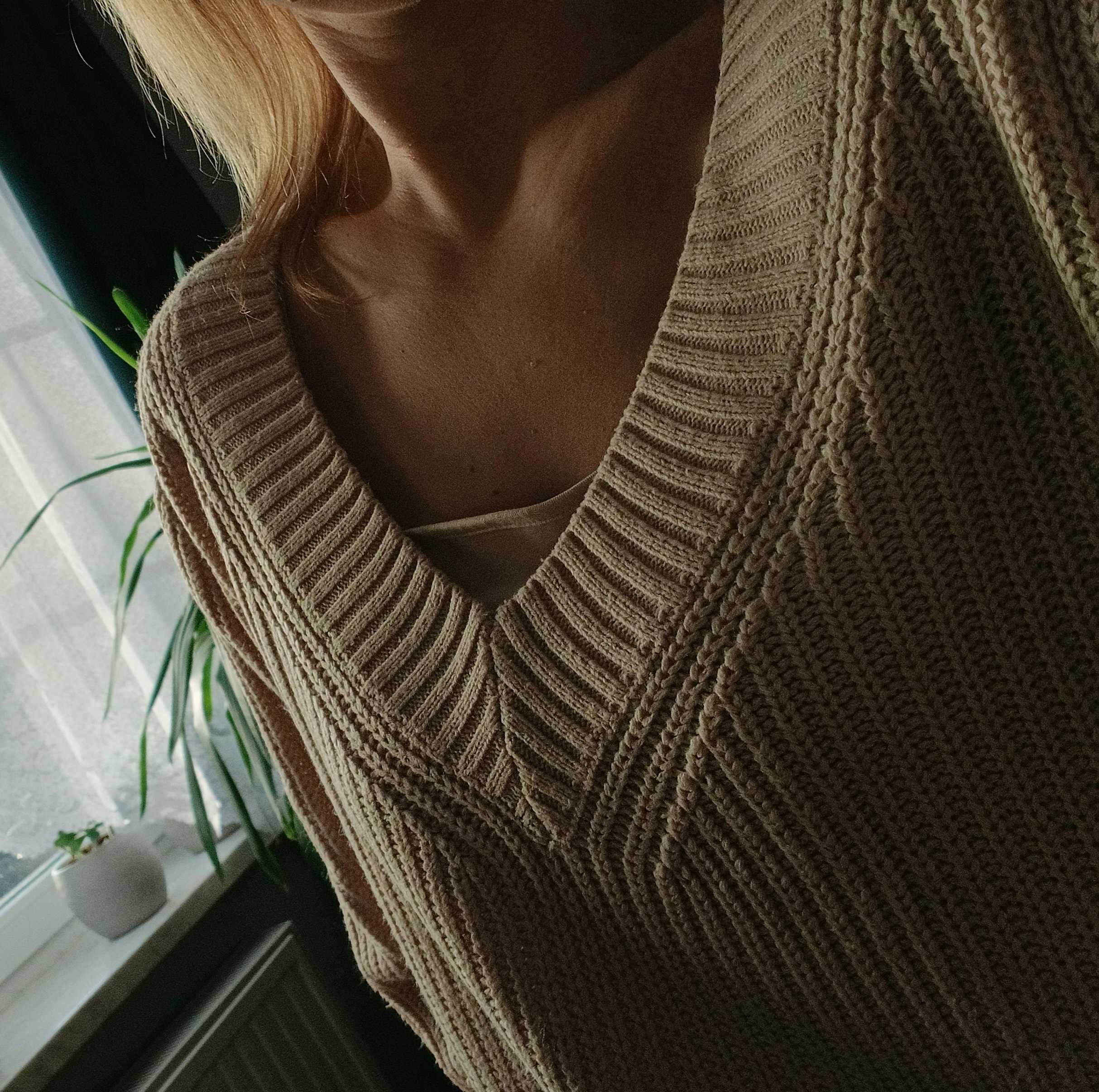 House, luźny beżowy sweter z dekoltem V damski, rozm. L/40