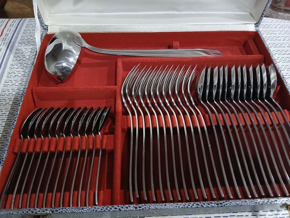 Lindo faqueiro no seu cofret