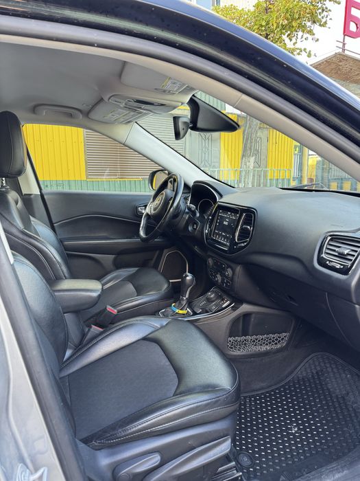 Продам jeep compass2018 рік