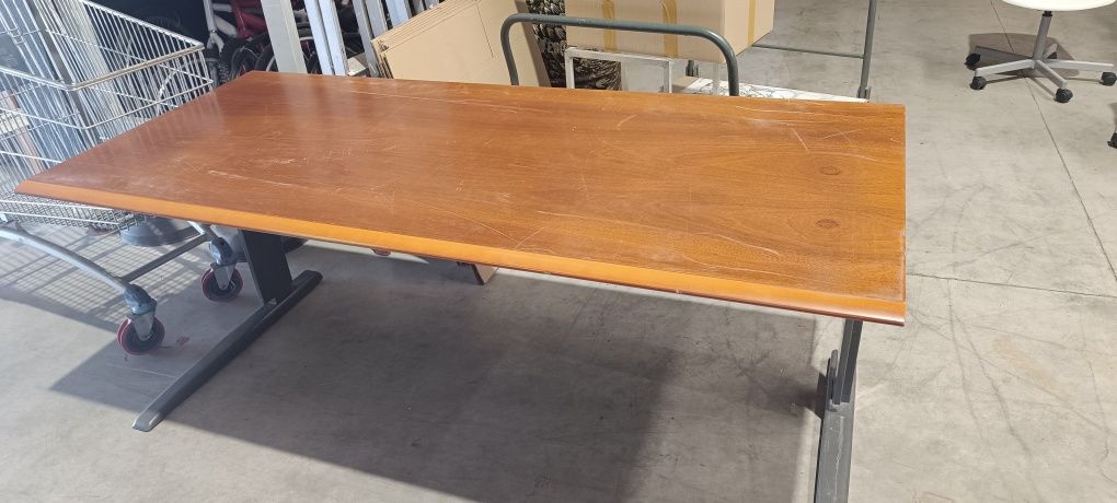 Mesa e cadeiras escritorio a excelente preço