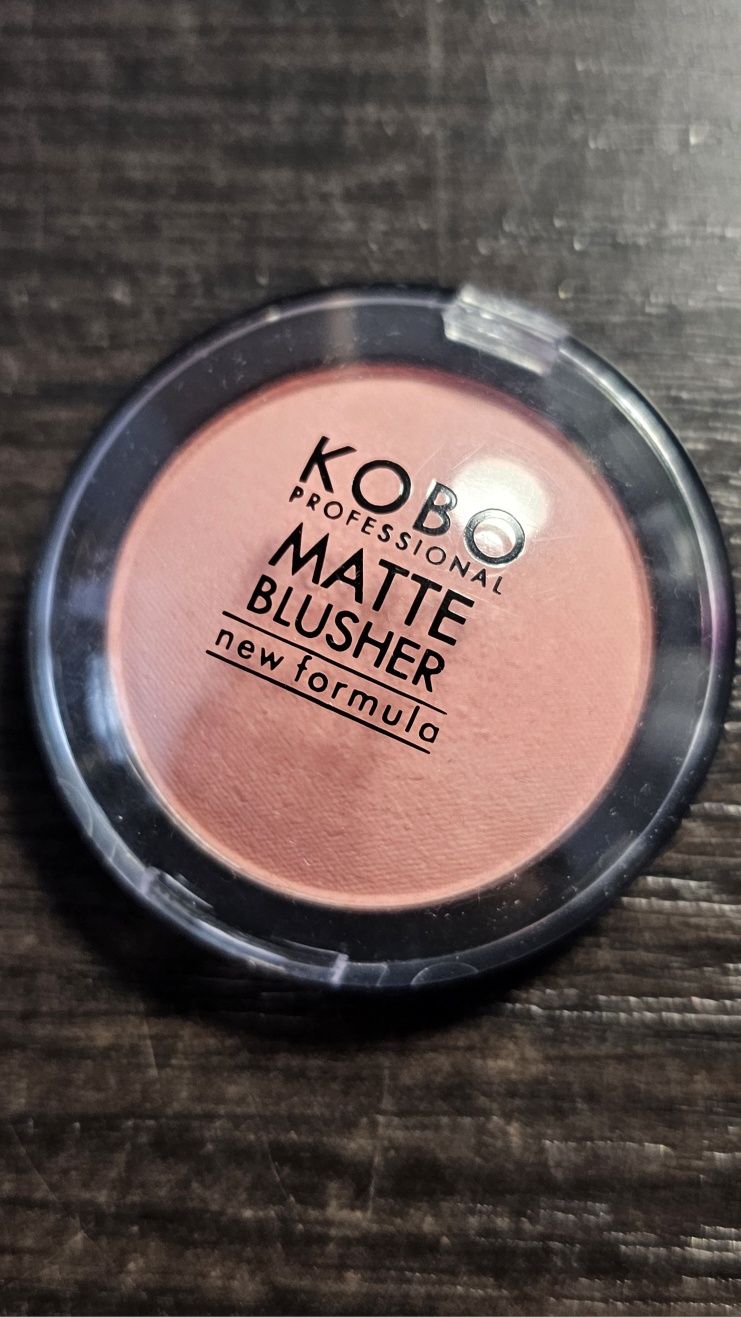 Kobo - Matte Blusher, 203 Marsala. Róż do policzków