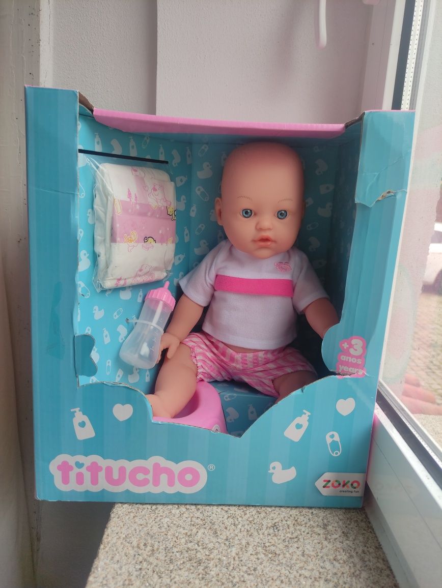 Boneca Titucho - bebe e faz chichi