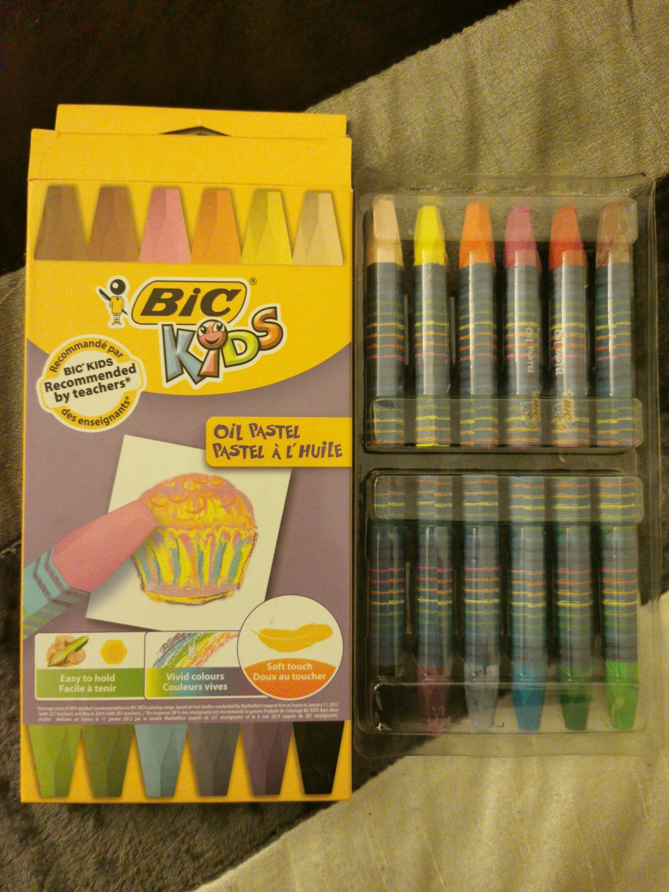 Lápis de cera flexíveis Bic Kids oil pastel. Embalagem nova