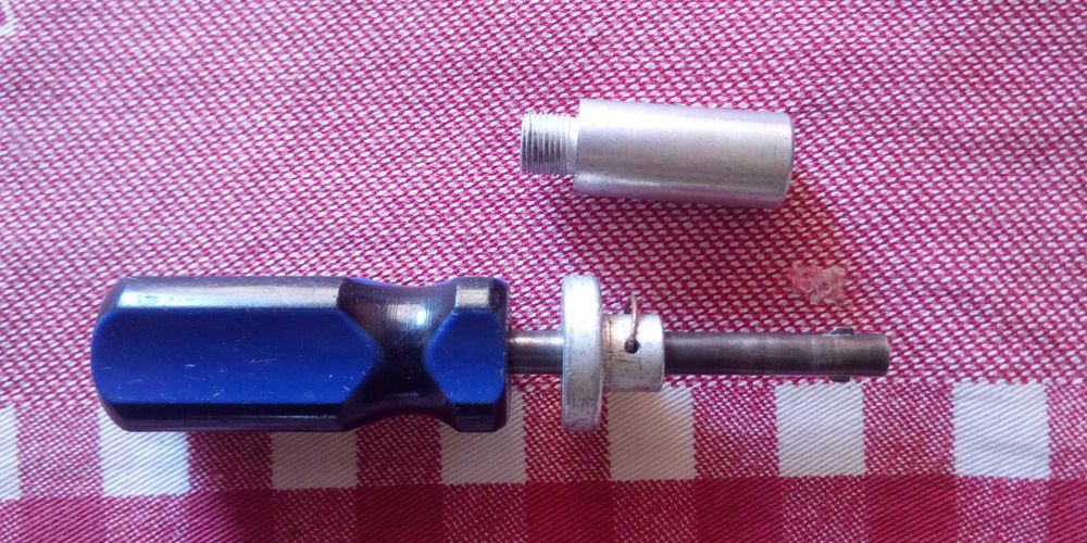Material para cabo coaxial técnico TV