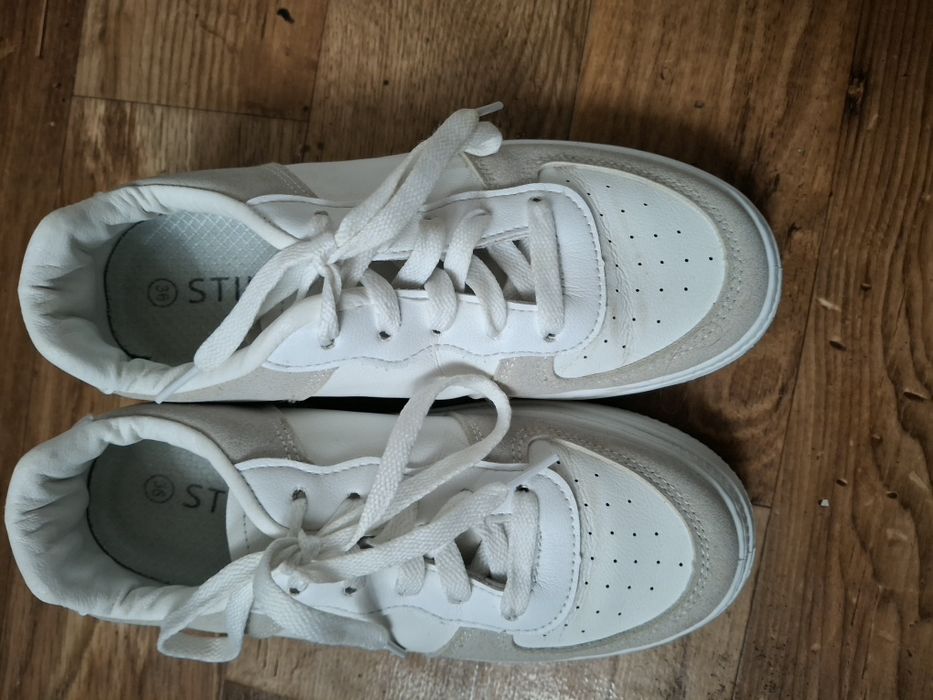 Жіночі кросівки б/у