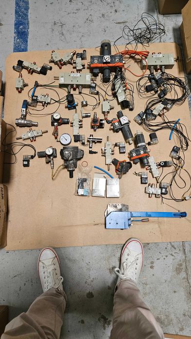 pneumatyka zawory , elementy sterujące