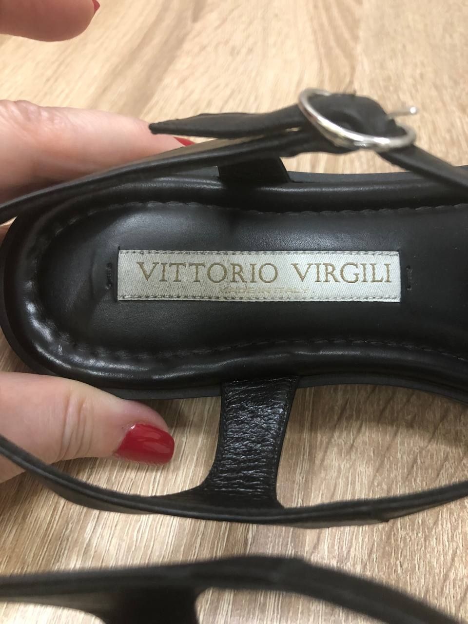 Vittorio Virgili Italy 36- 37р. босоніжки сандалі оригінал.
Стан дуже