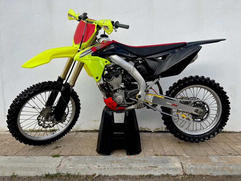 Suzuki Rmz 250———————nao matriculada